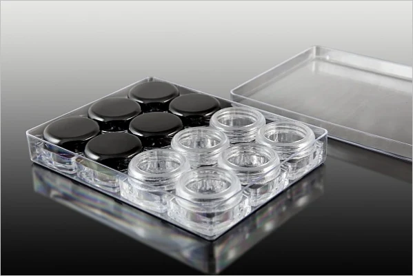 Set aus 12 quadratischen Tiegeln 3 ml